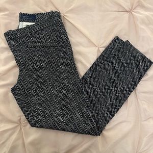 Gap Black and White Chevron Pants, Size 8